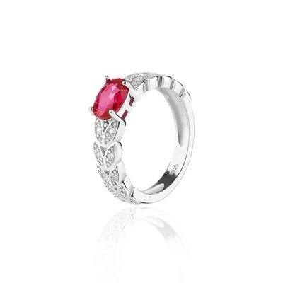 Anello da sposa in rubino ovale creato in laboratorio in argento sterling